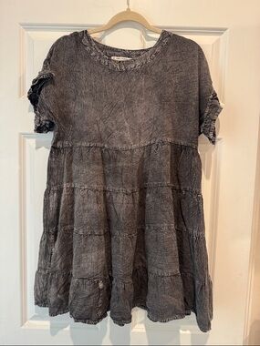 Washed Charcoal Tiered Short Sleeve Tunic Top
